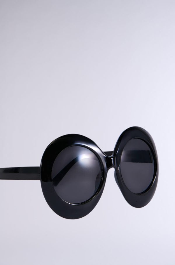 BIG IS BETTER SUNGLASSES Fashion